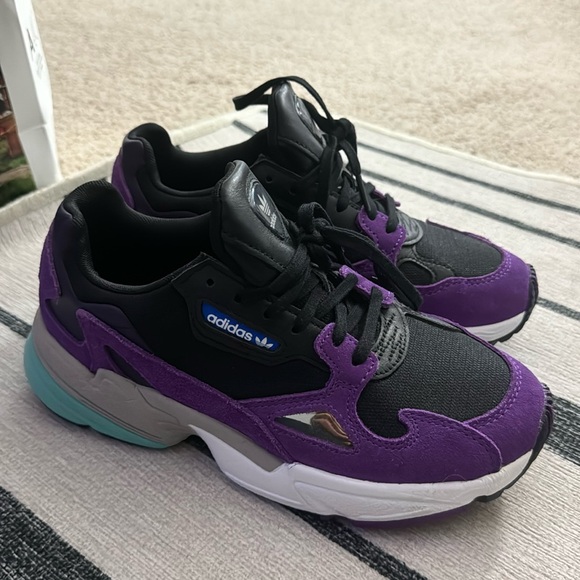 Adidas falcon sneaker - Picture 1 of 3